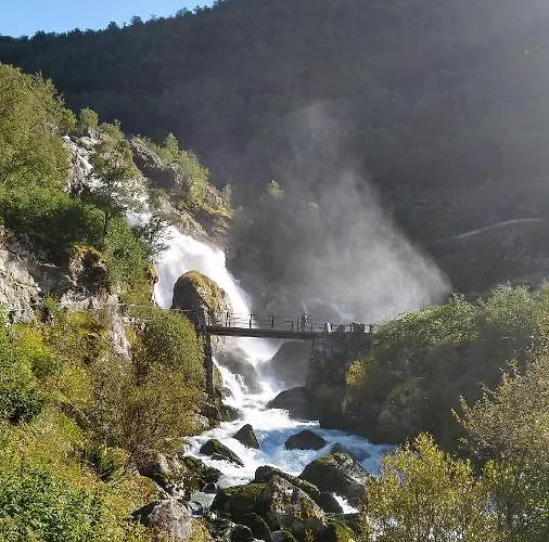 مكان تخييم Oldevatn