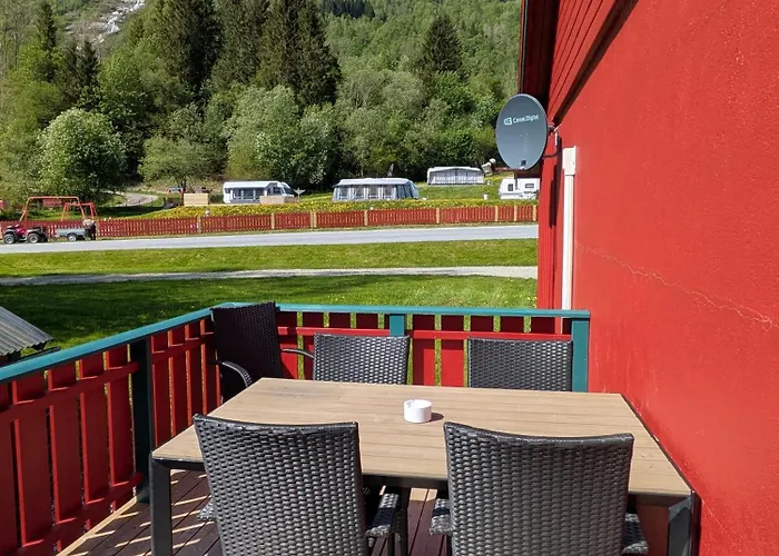 مكان تخييم Oldevatn أولدن