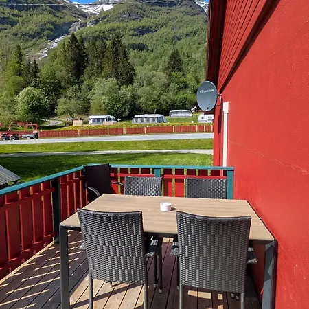 Campsite Oldevatn Olden