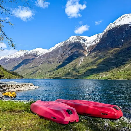 Oldevatn Campsite Olden